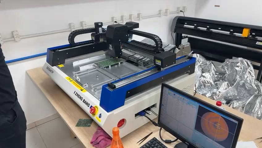 Laboratorio de producción SMD del Instituto Iracema